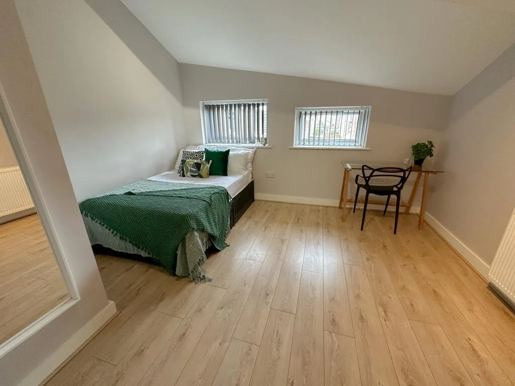 6 bedroom terraced house for rent