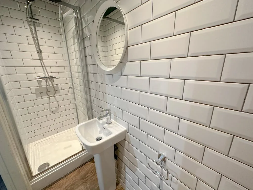 6 bedroom terraced house for rent