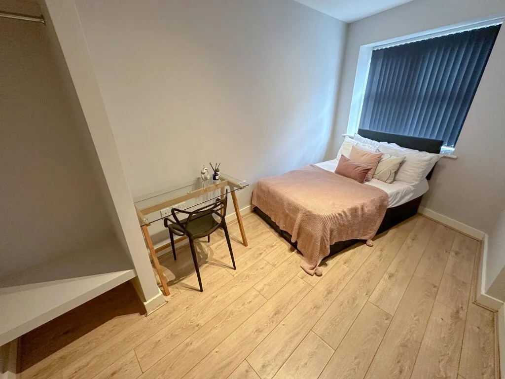 6 bedroom terraced house for rent