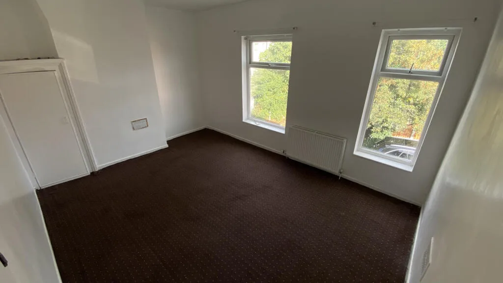 2 bedroom end of terrace house for rent