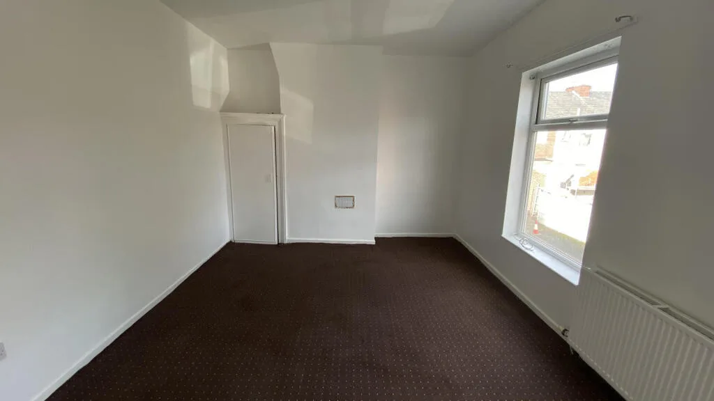 2 bedroom end of terrace house for rent