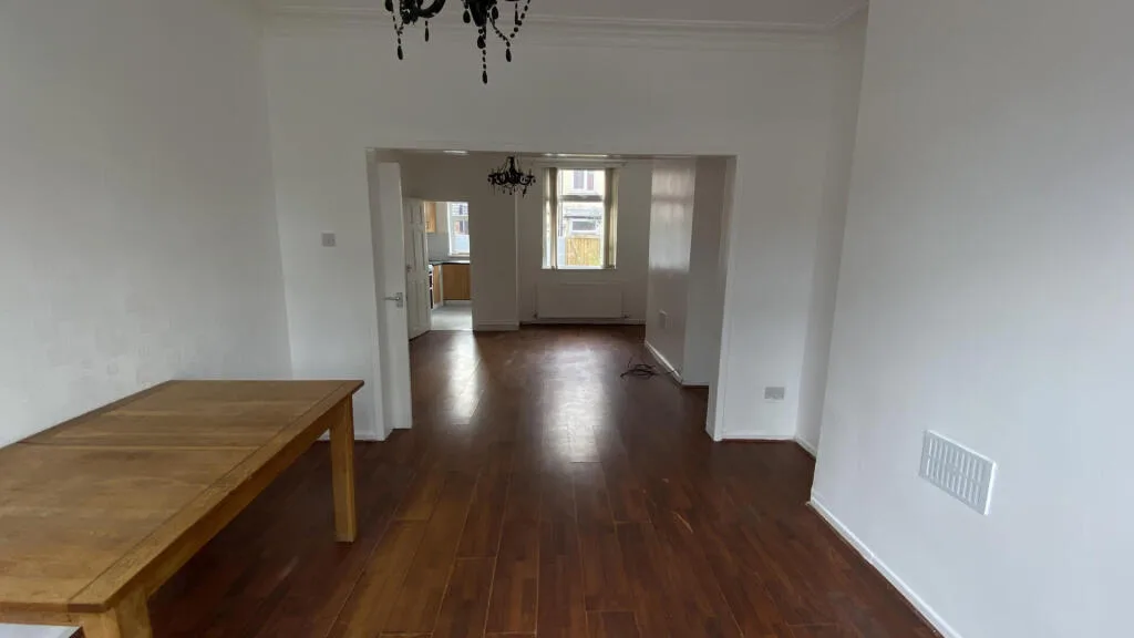 2 bedroom end of terrace house for rent