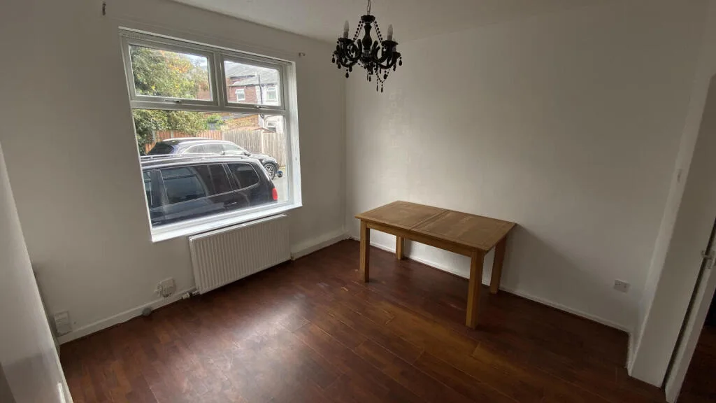 2 bedroom end of terrace house for rent