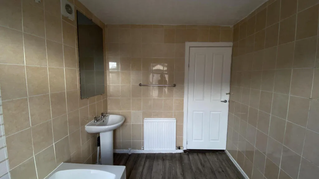 2 bedroom end of terrace house for rent