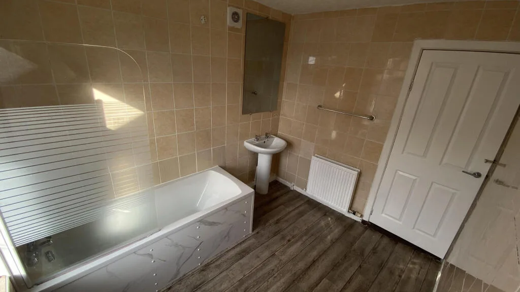 2 bedroom end of terrace house for rent