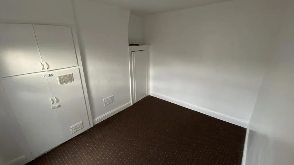 2 bedroom end of terrace house for rent