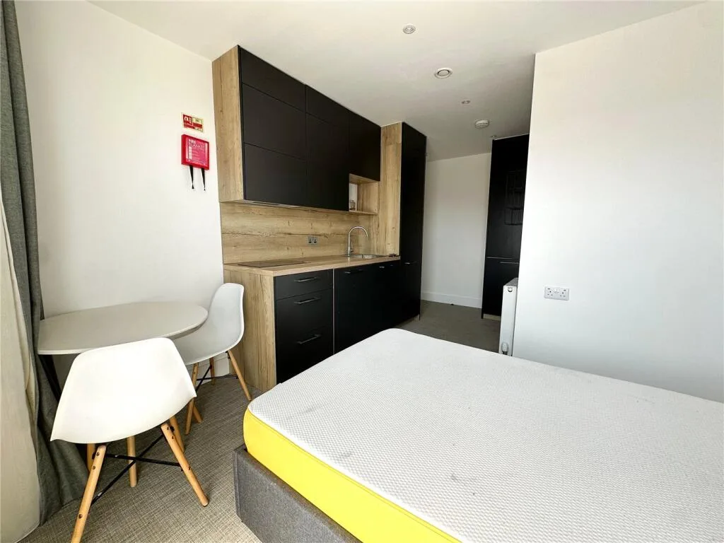 Studio apartment for rent