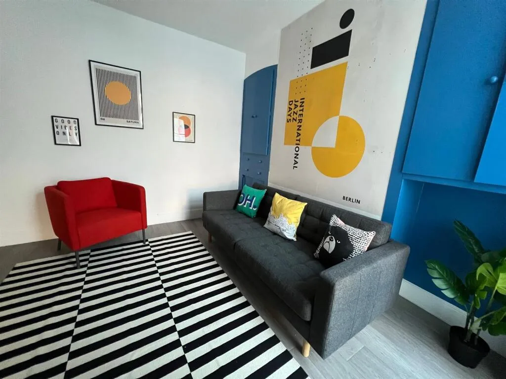 5 bedroom terraced house for rent