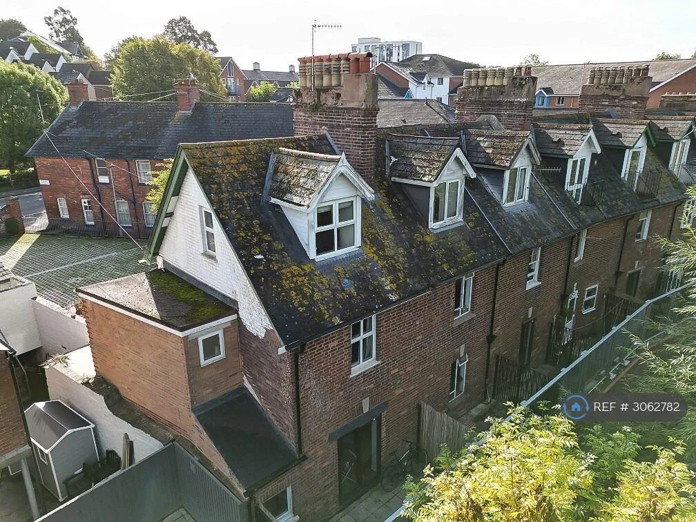 3 bedroom semi-detached house for rent
