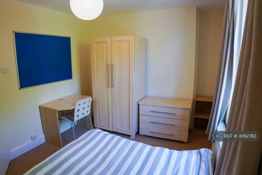 3 bedroom semi-detached house for rent