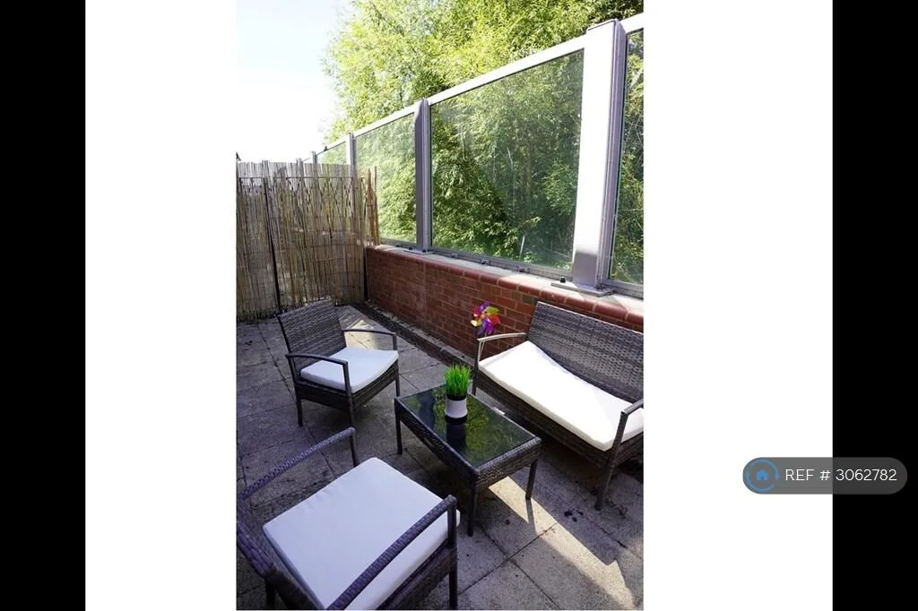 3 bedroom semi-detached house for rent