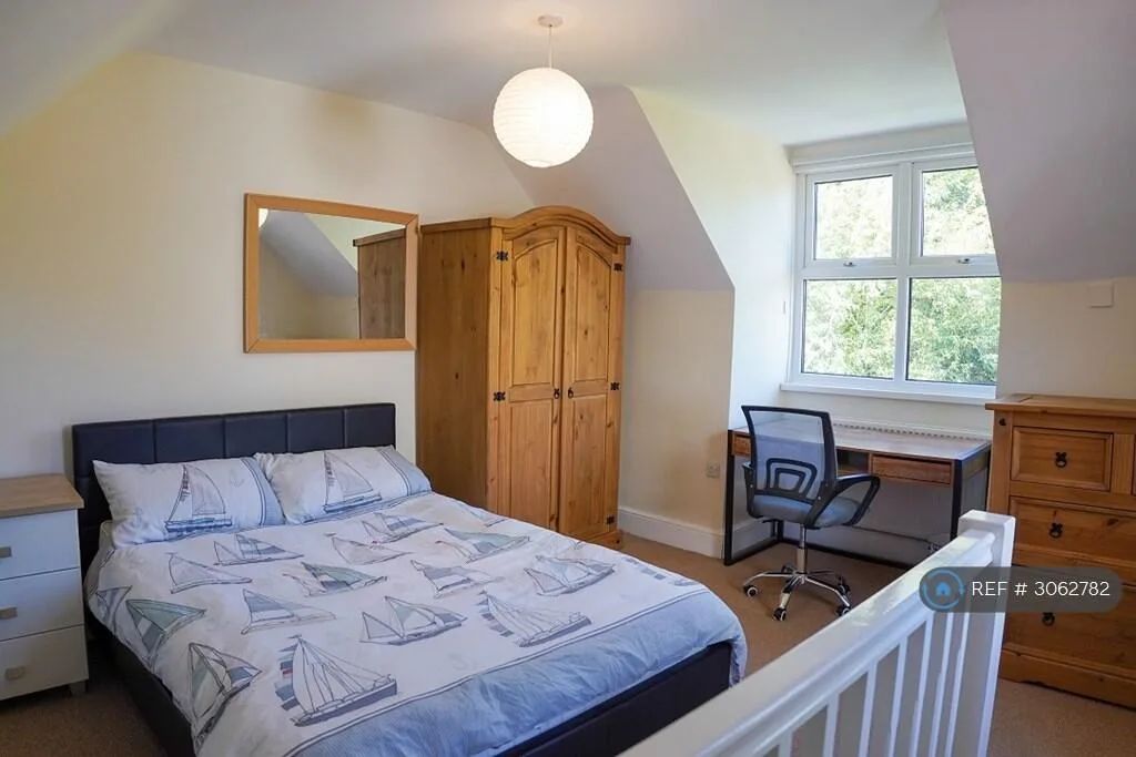 3 bedroom semi-detached house for rent