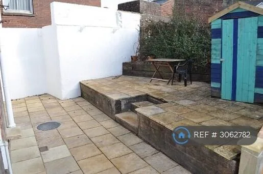 3 bedroom semi-detached house for rent