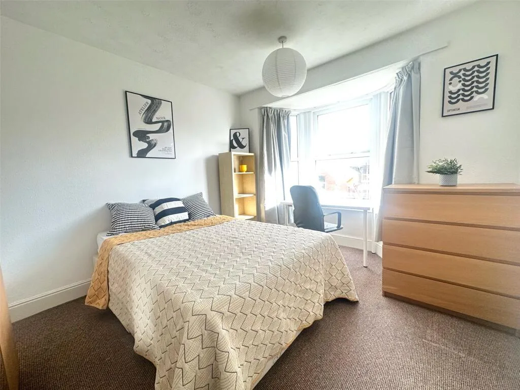 5 bedroom terraced house for rent