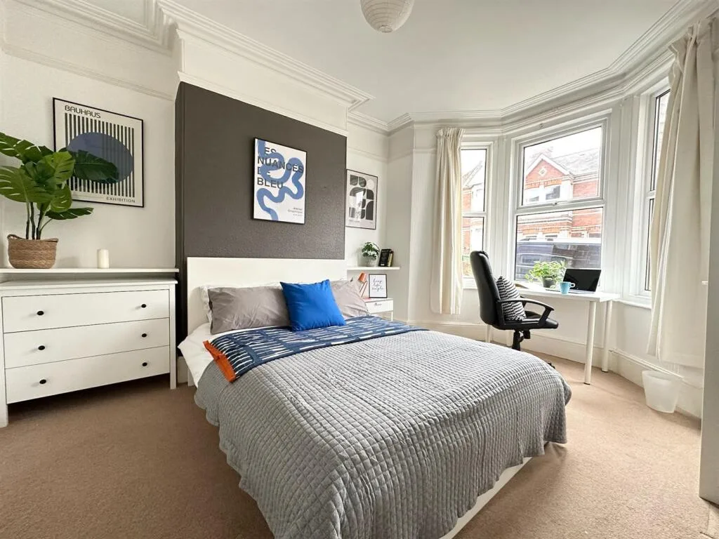 5 bedroom terraced house for rent