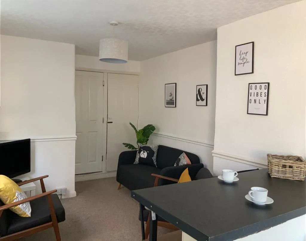 5 bedroom terraced house for rent