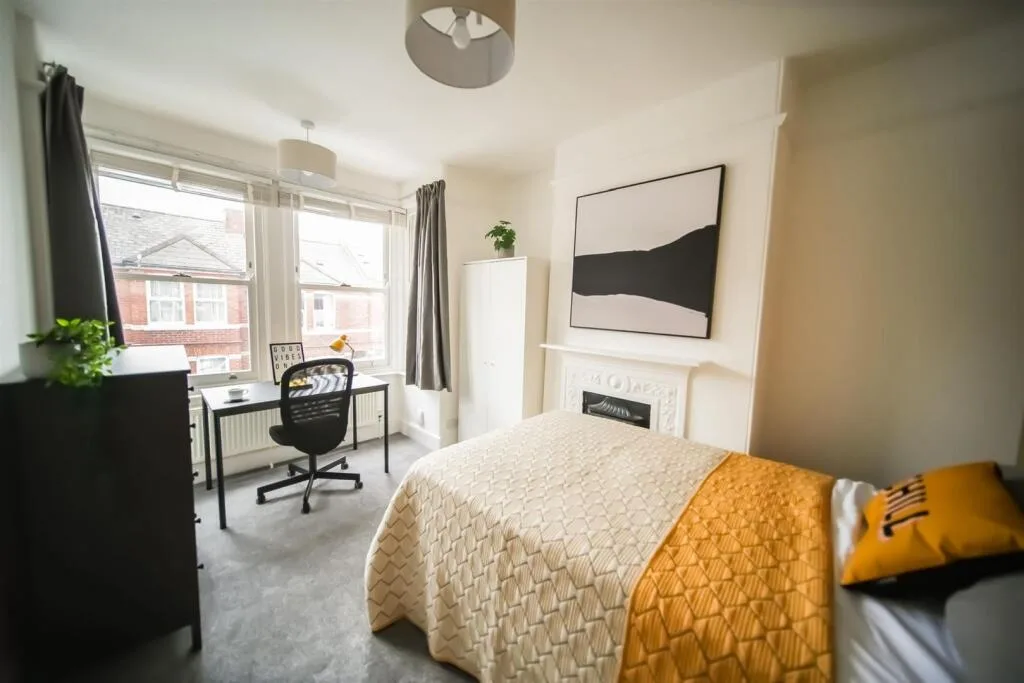 7 bedroom terraced house for rent