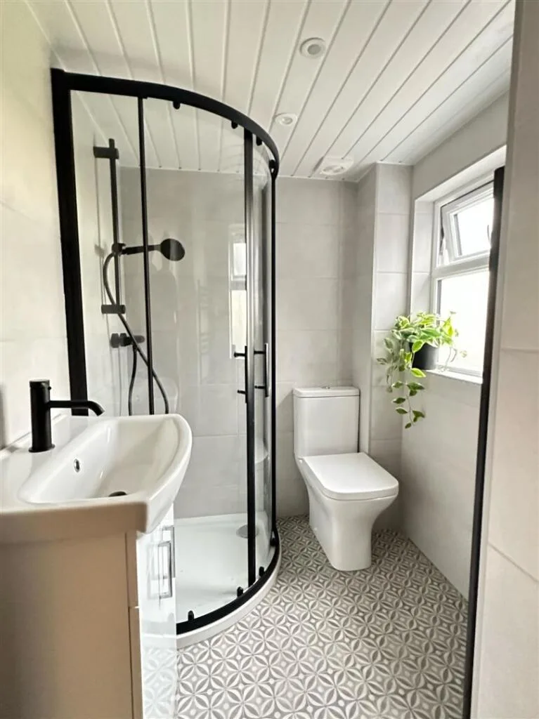 7 bedroom terraced house for rent