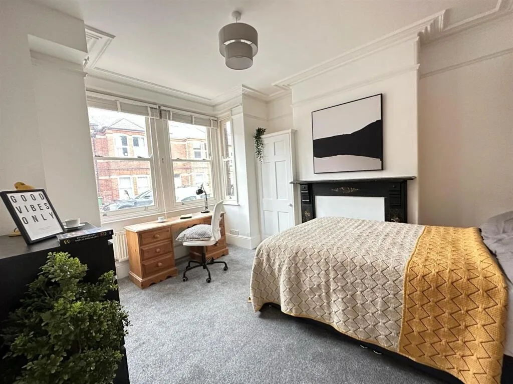7 bedroom terraced house for rent