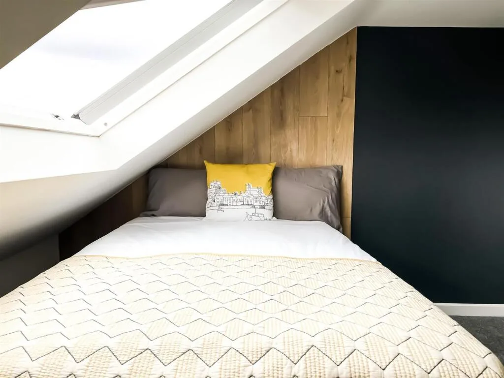 7 bedroom terraced house for rent