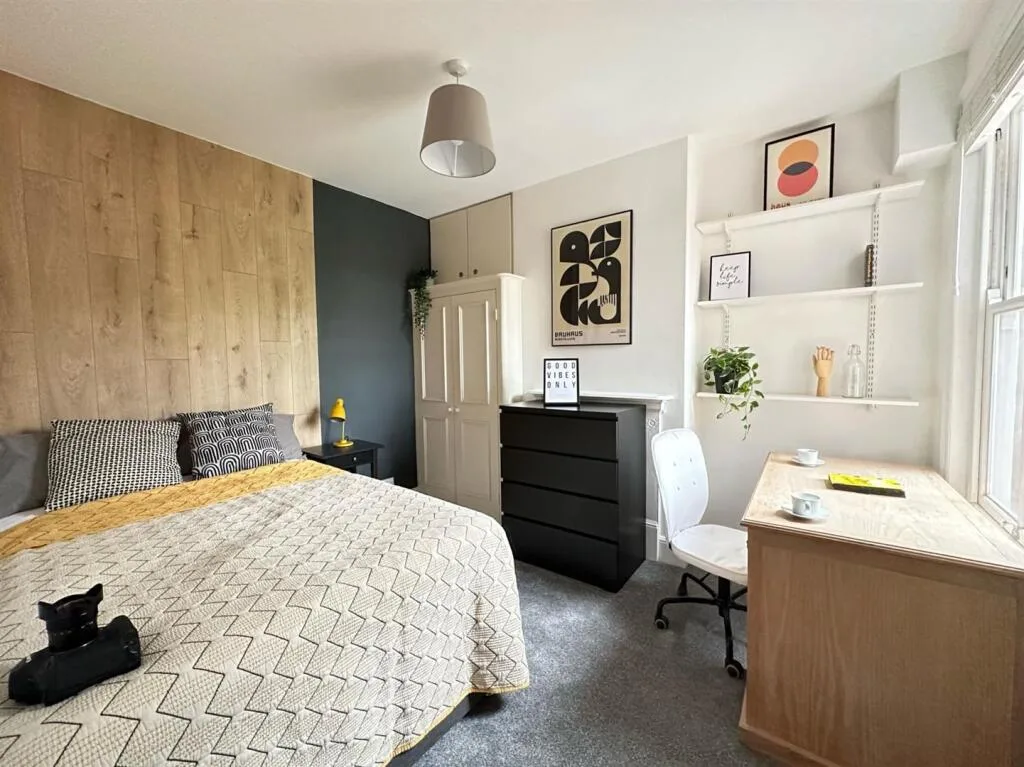 7 bedroom terraced house for rent