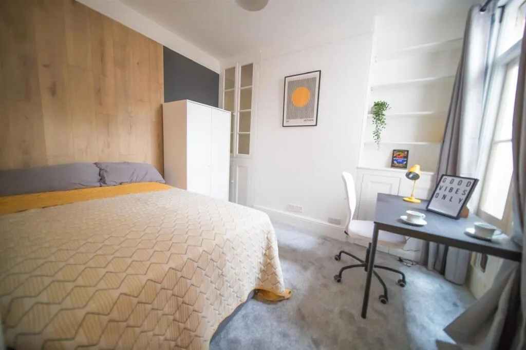 7 bedroom terraced house for rent