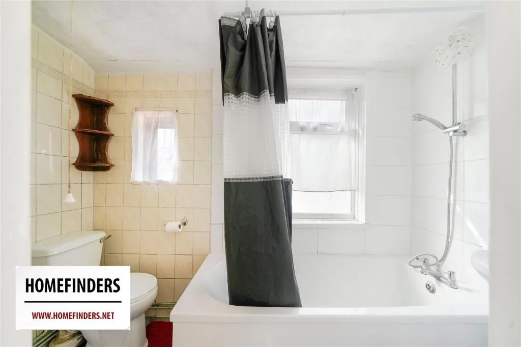 3 bedroom semi-detached house for rent