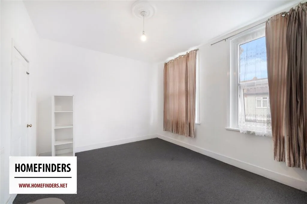 3 bedroom semi-detached house for rent
