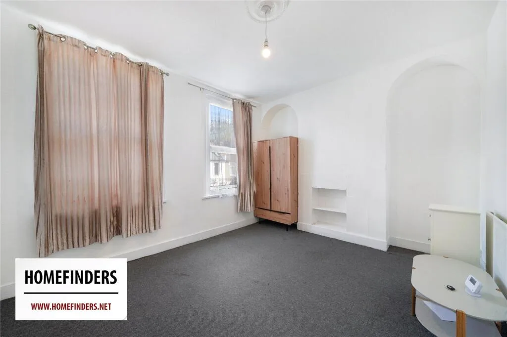 3 bedroom semi-detached house for rent