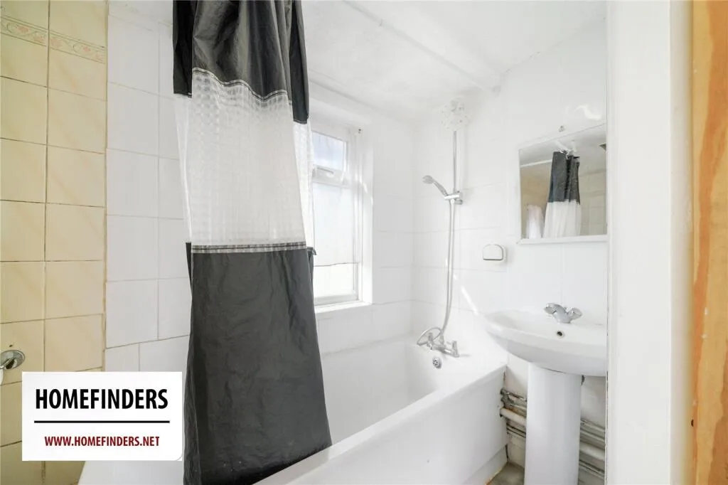 3 bedroom semi-detached house for rent