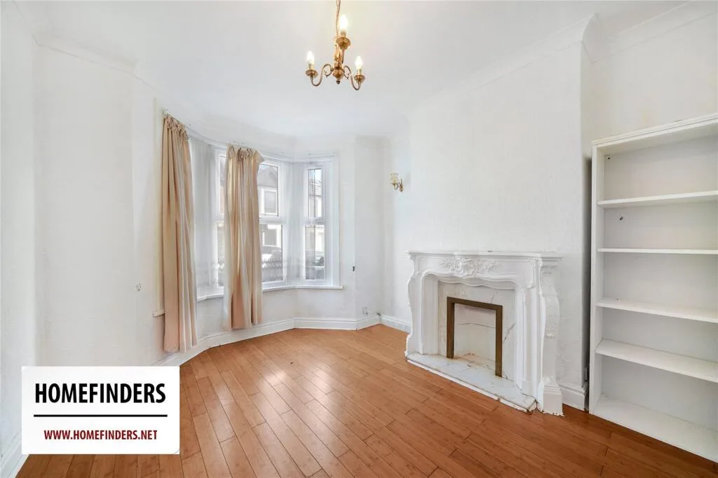 3 bedroom semi-detached house for rent