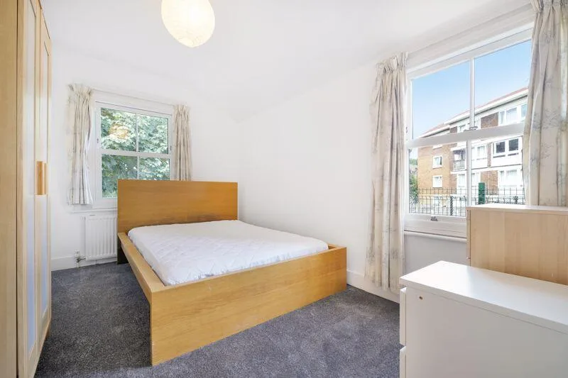 4 bedroom end of terrace house for rent