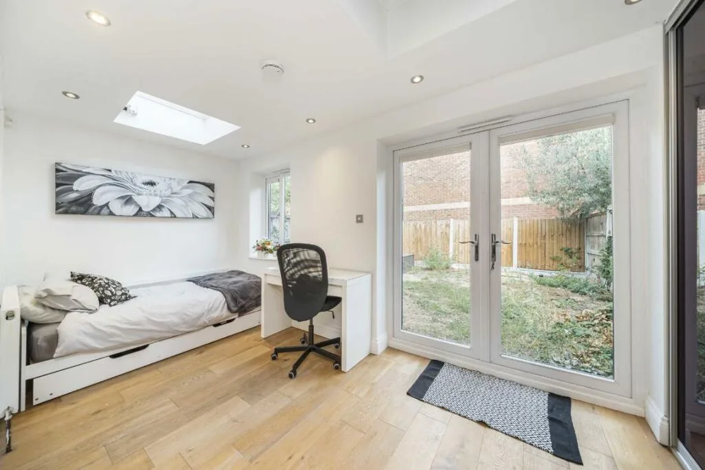 3 bedroom flat for rent