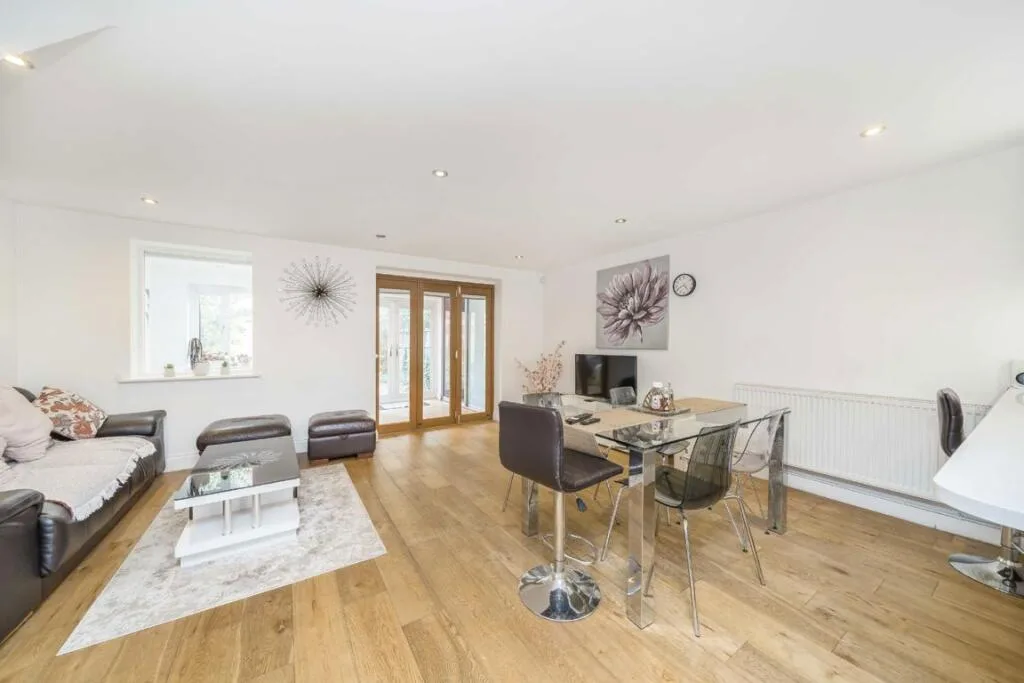3 bedroom flat for rent