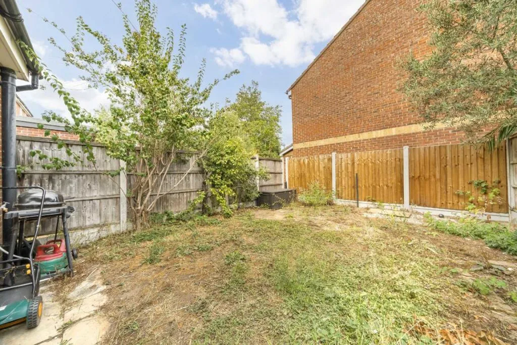 3 bedroom flat for rent