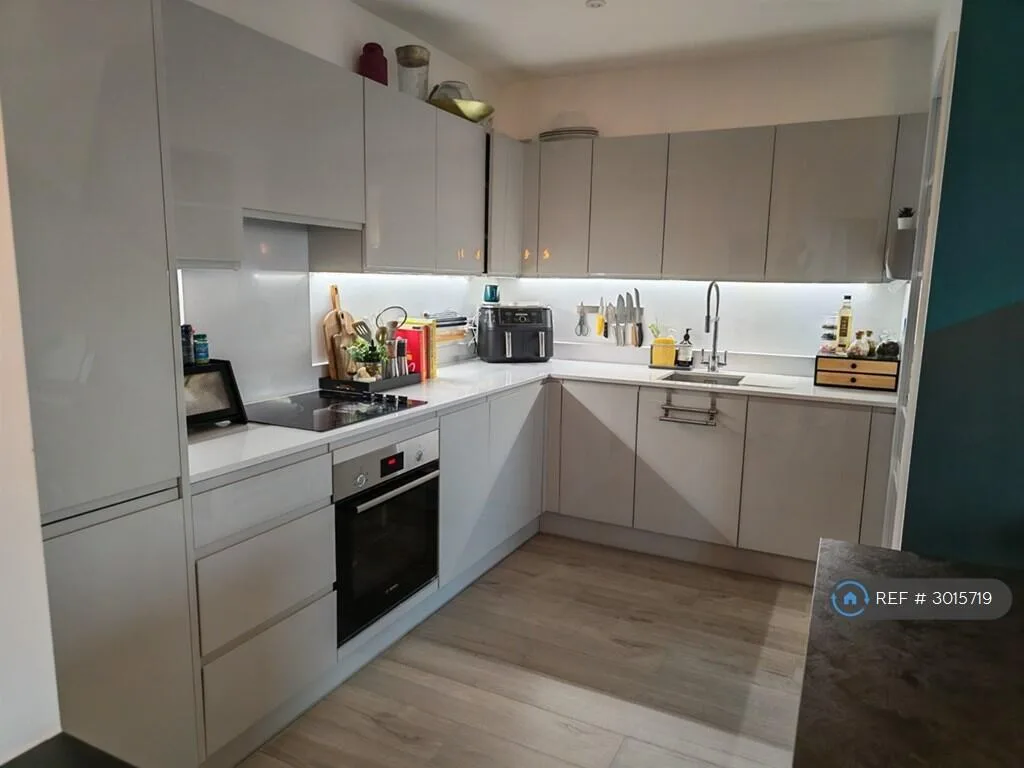 2 bedroom penthouse for rent