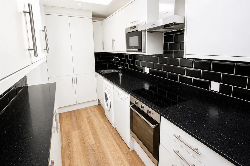5 bedroom house for rent
