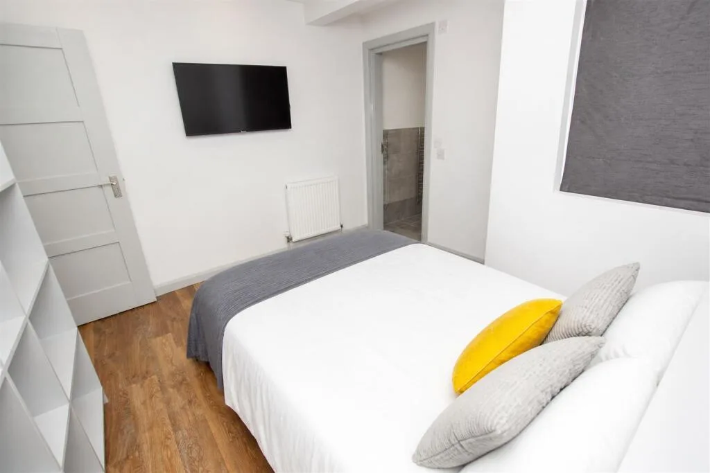 5 bedroom house for rent