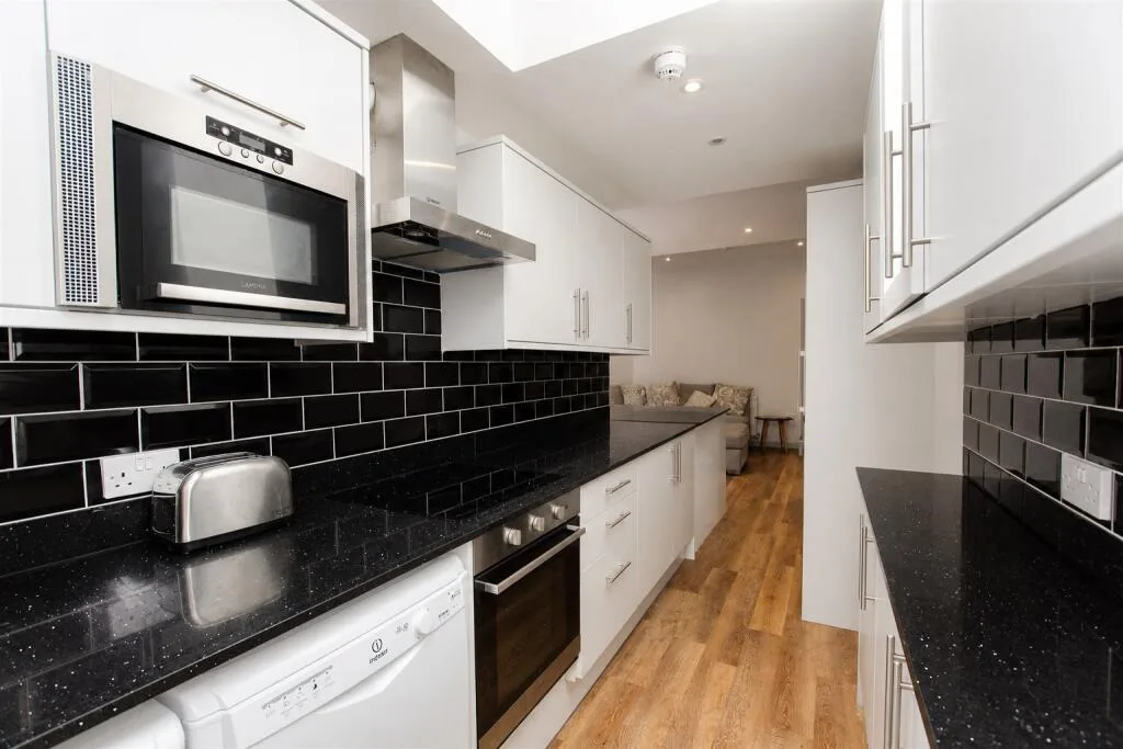 5 bedroom house for rent