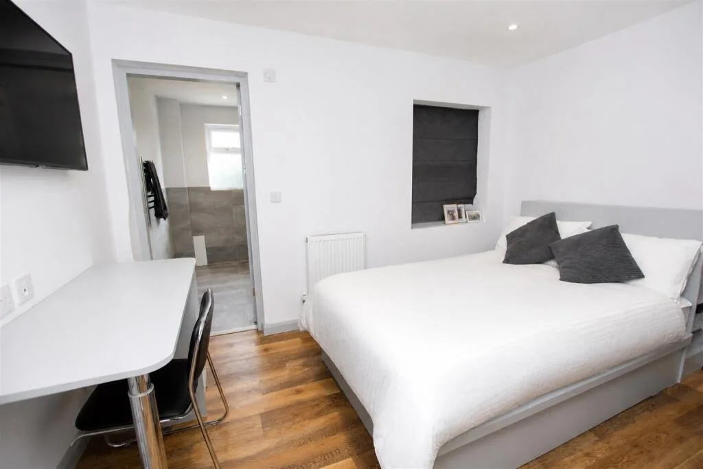 5 bedroom house for rent