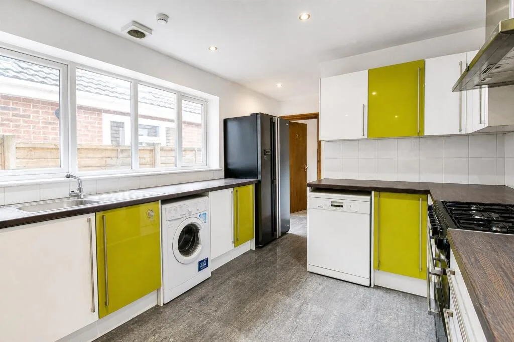 7 bedroom house for rent