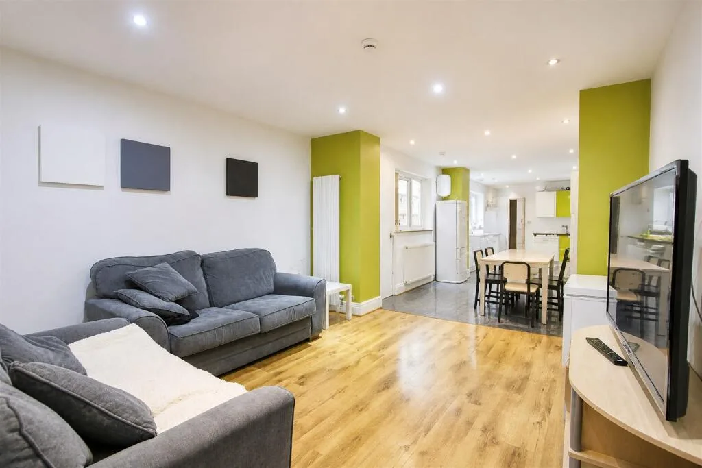 7 bedroom house for rent