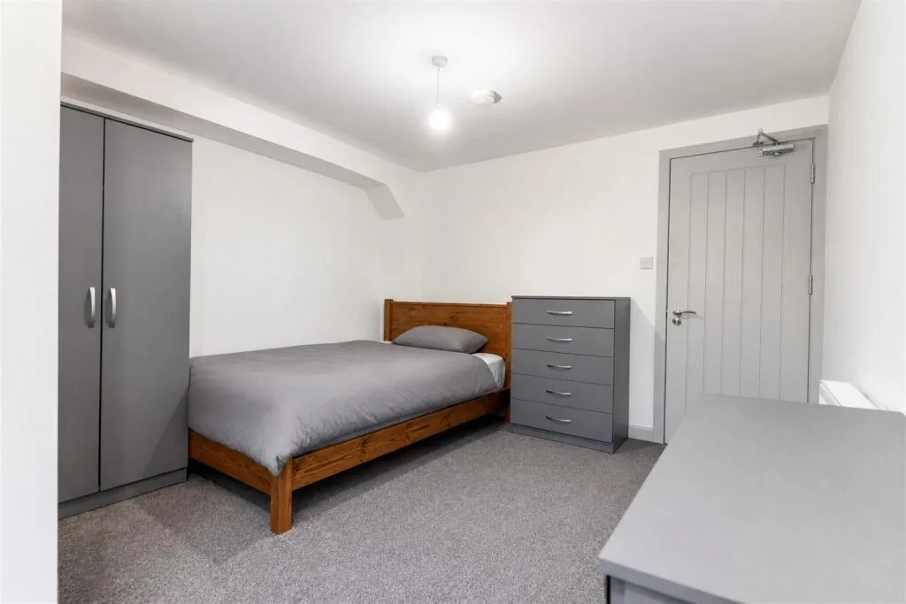 5 bedroom house for rent