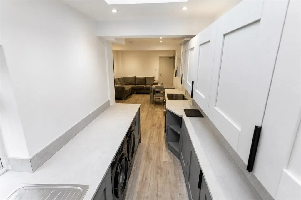 5 bedroom house for rent