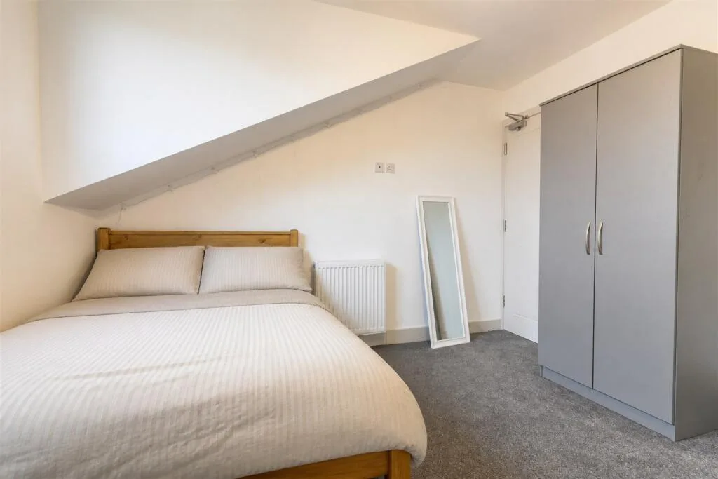 5 bedroom house for rent