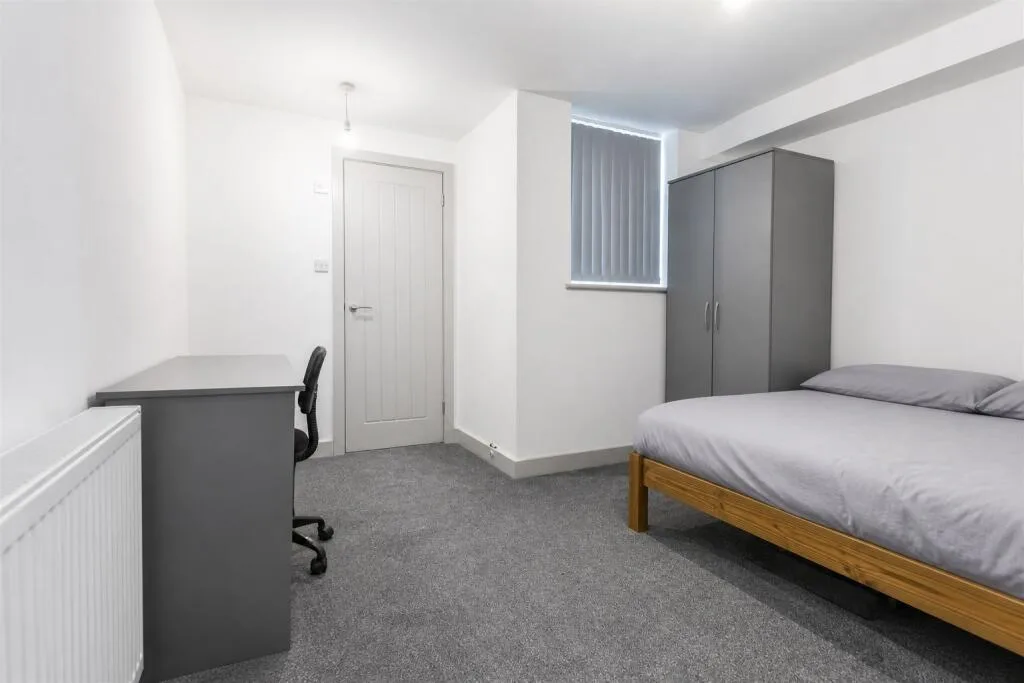 5 bedroom house for rent