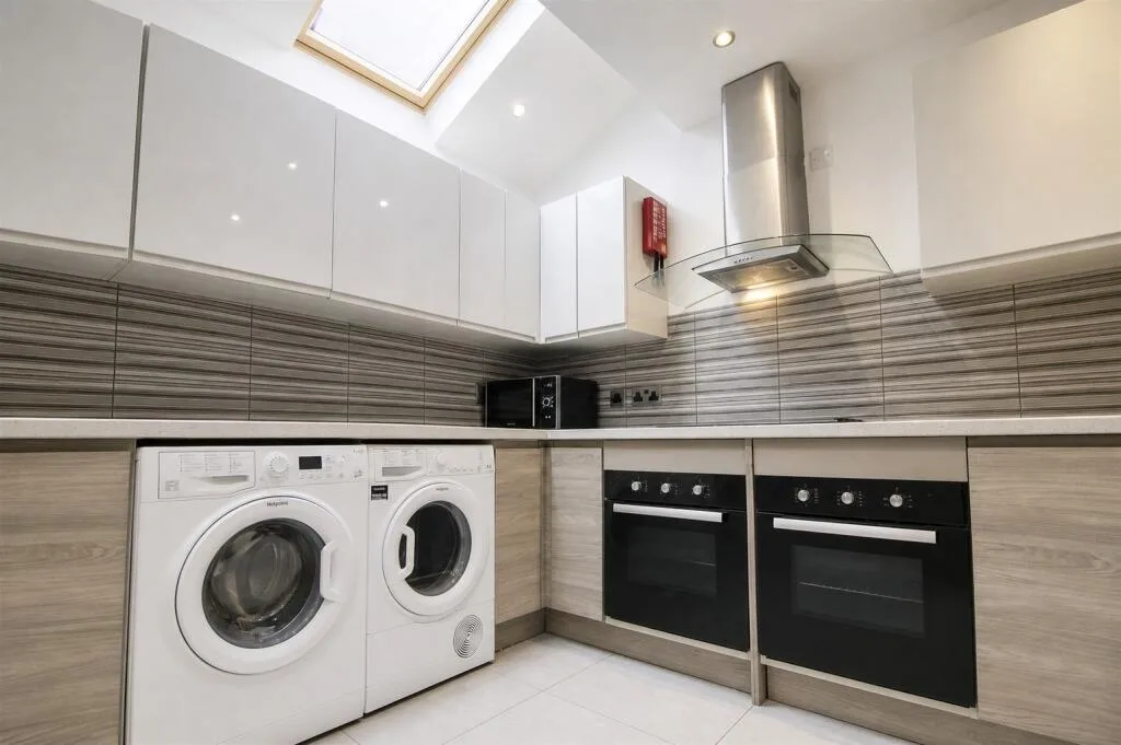 8 bedroom house for rent