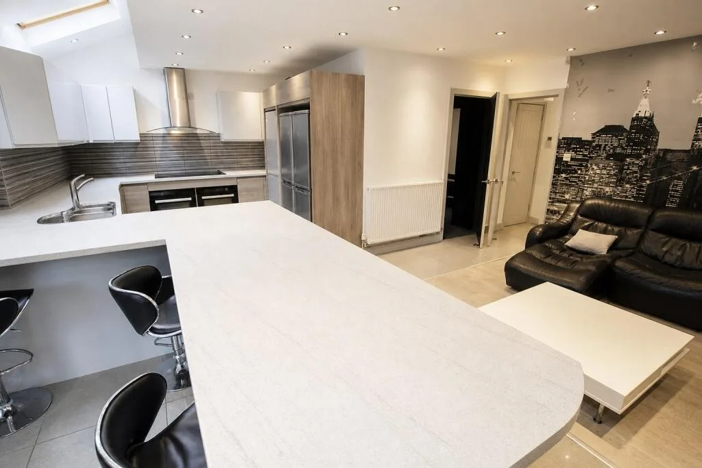 8 bedroom house for rent