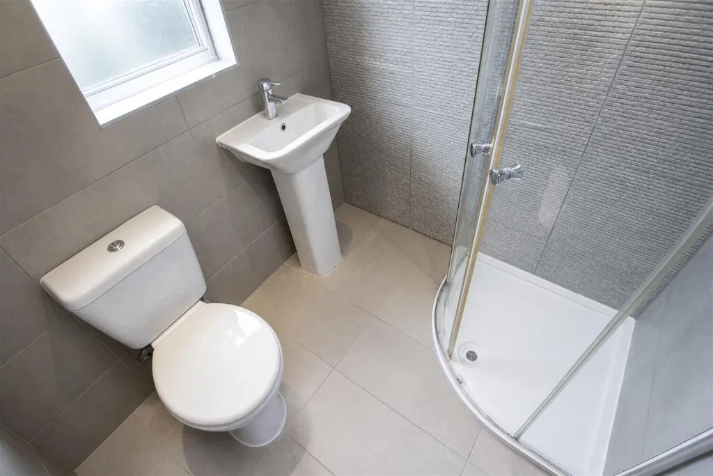 8 bedroom house for rent