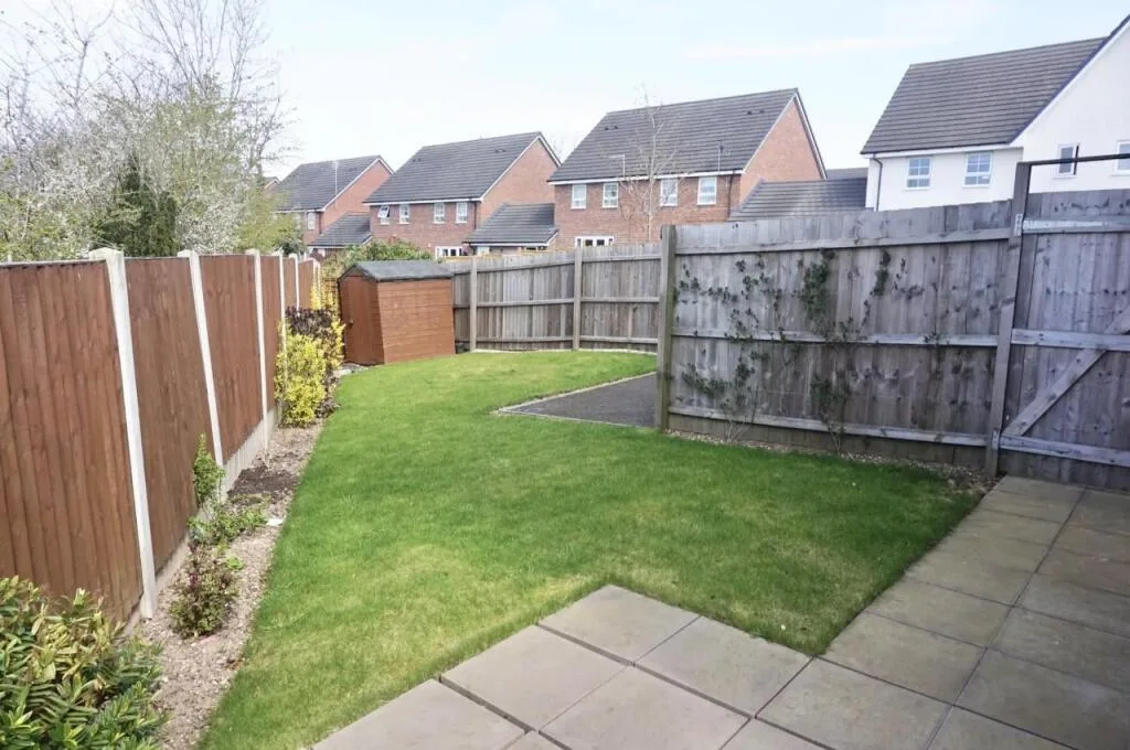 2 bedroom semi-detached house for rent